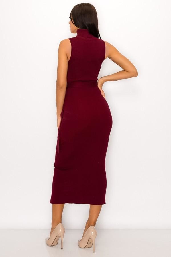 Sleeveless body-con dress